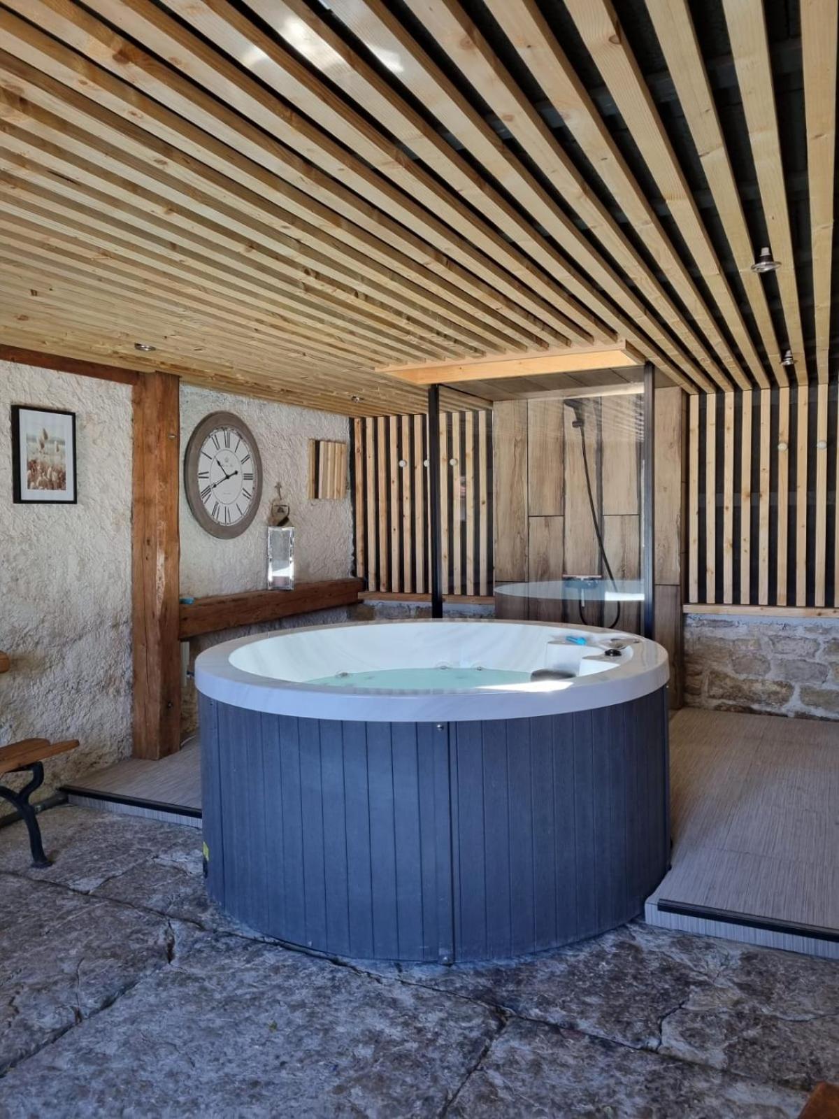 Gite De L'Ancheronne 12 Couchages Spa Lavans-sur-Valouse Kültér fotó